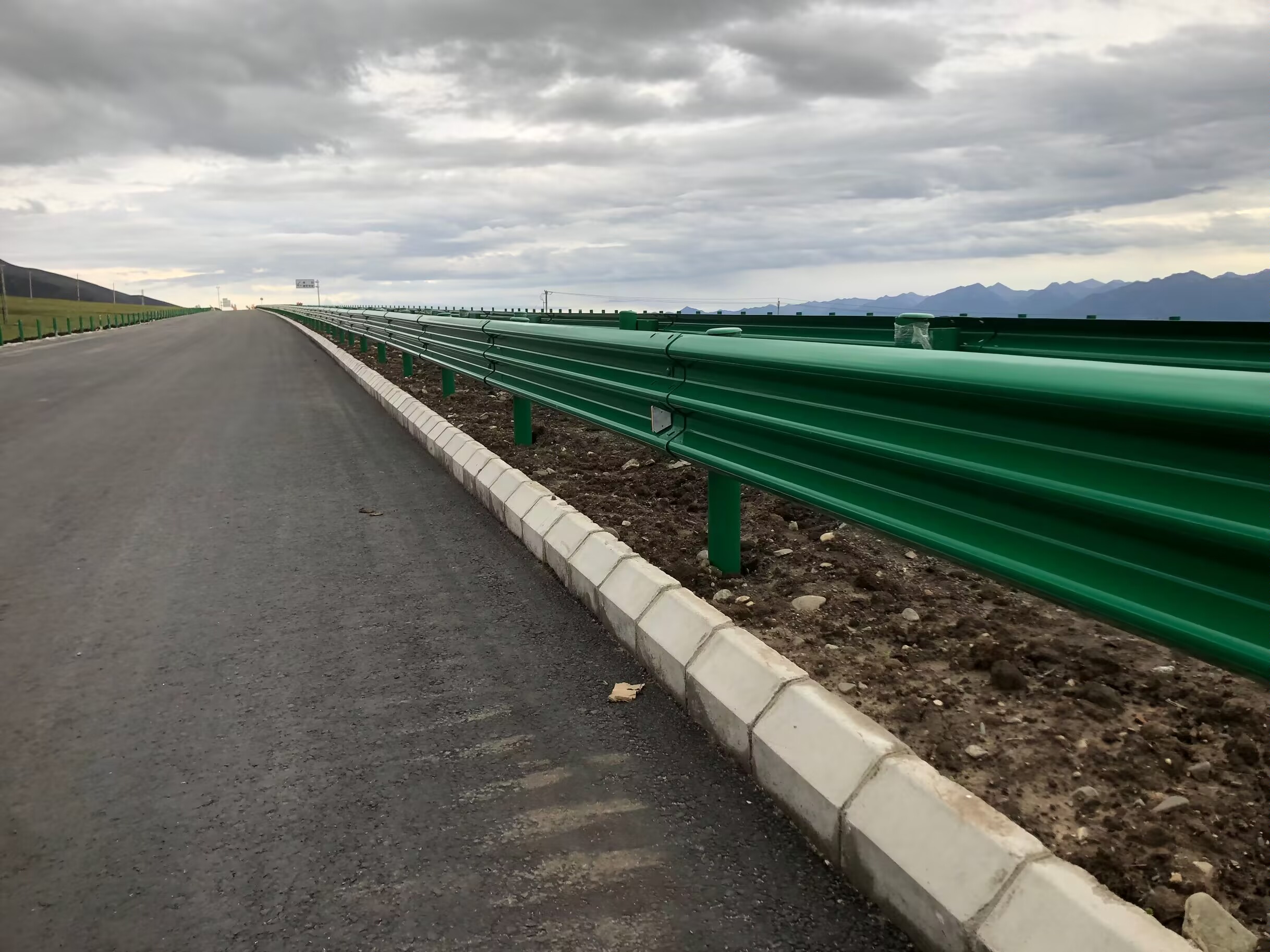 峨边彝族自治县乡村公路波形护栏波形护栏板 - 推荐